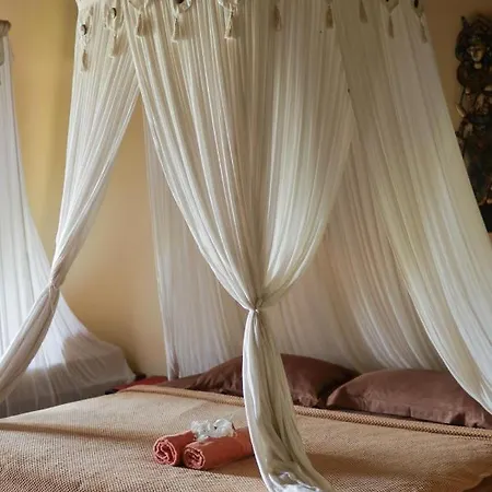 Yut'S Inn Flower Paradise Gili Gede Exterior photo