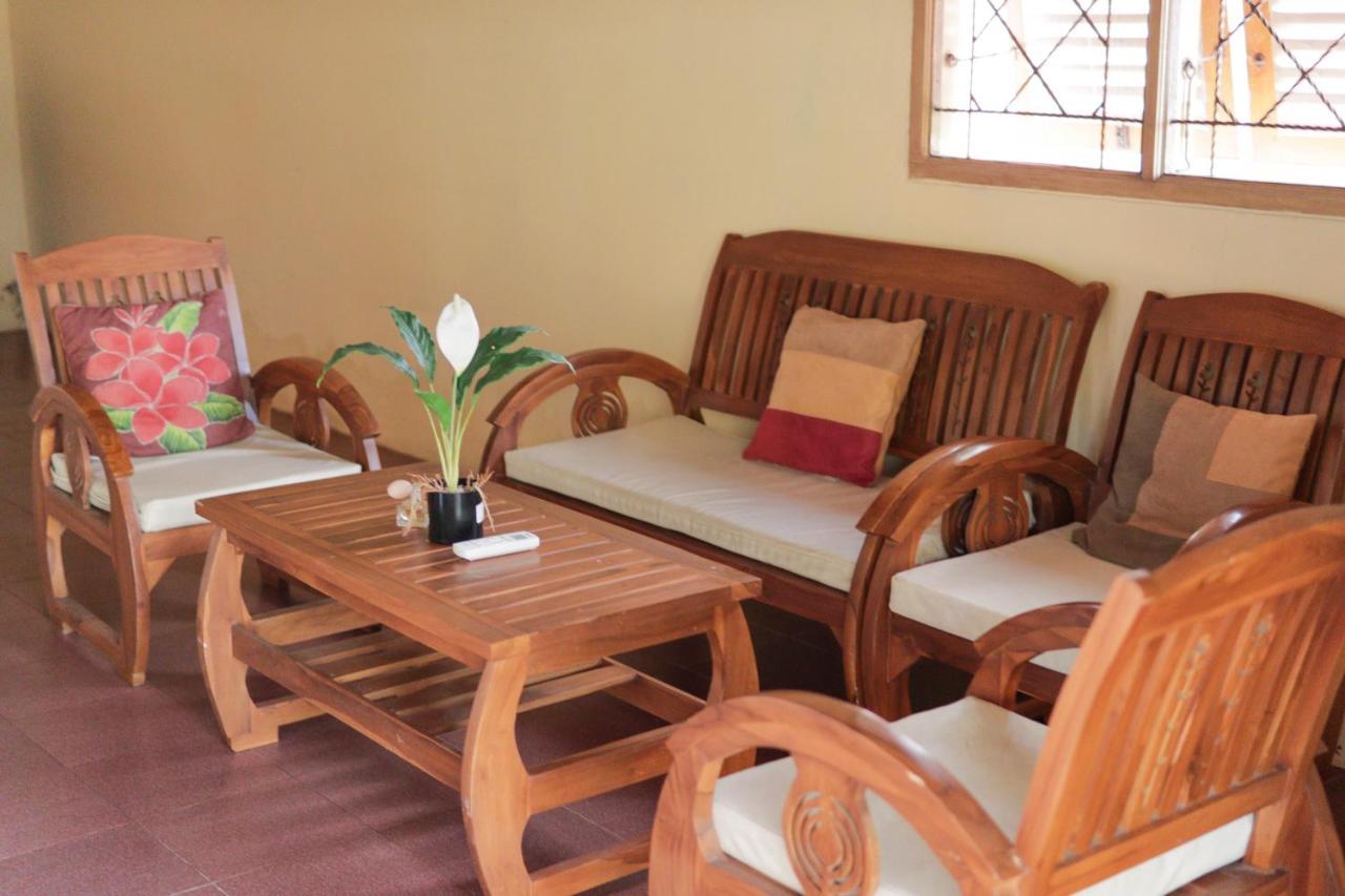 Yut's Flower Paradise Villa