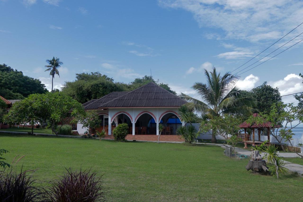 Villa Yut's Flower Paradise